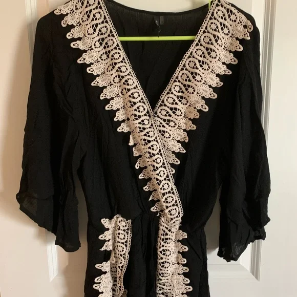 3 for $20 || Black and White V Neck Romper - Picture 1 of 2